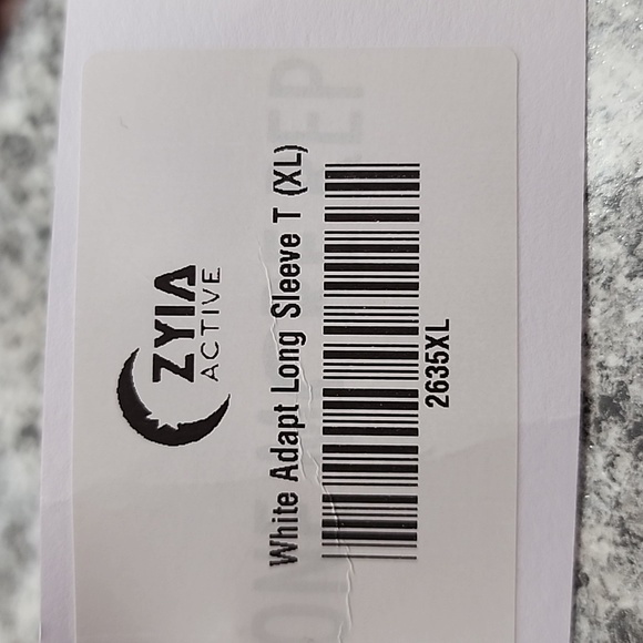 BNWT zyia white adapt long sleeve T - Picture 7 of 7